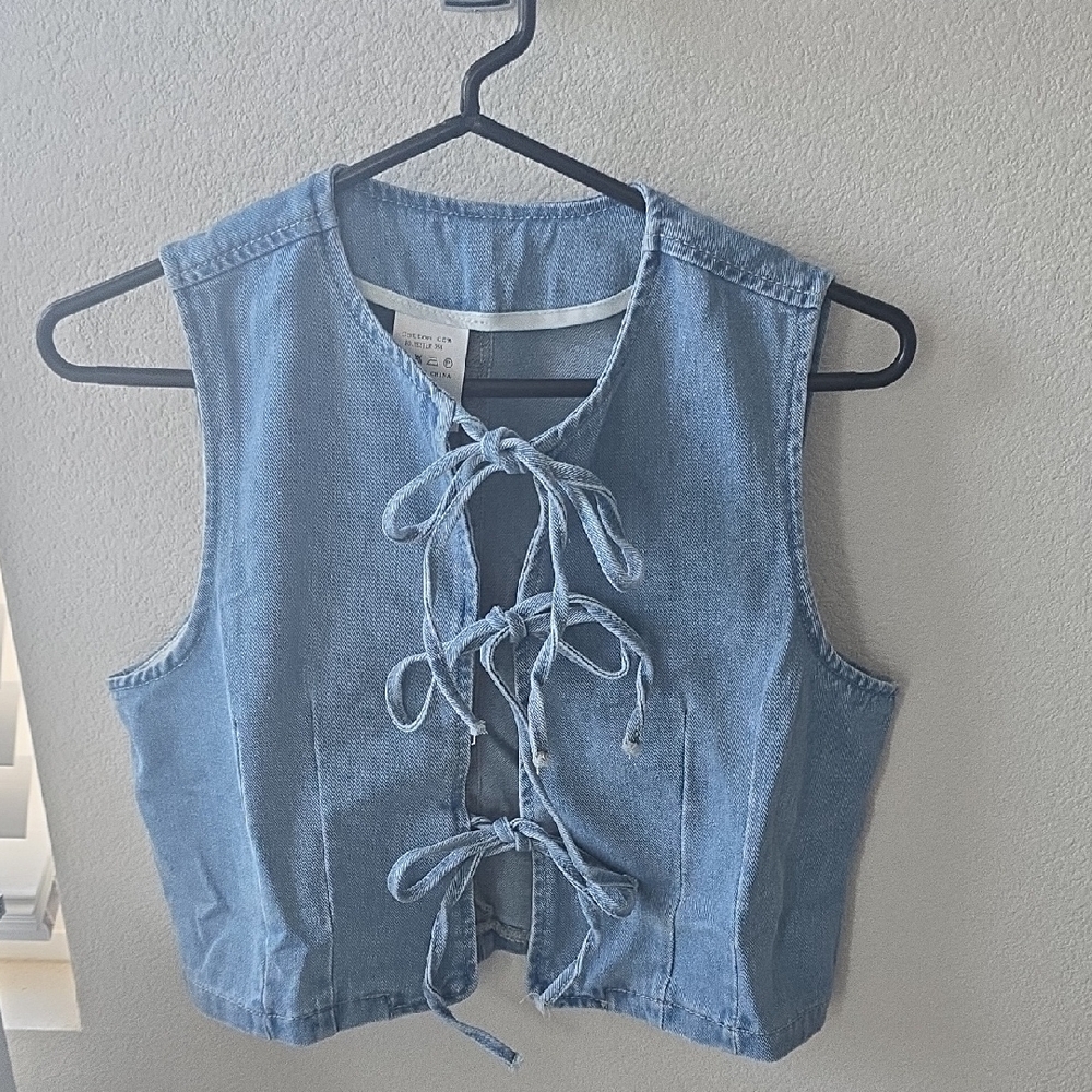 Denim Tie Front Vest Size Large
